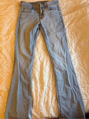AE Women's Flared Stretch Jeans size 6 Long